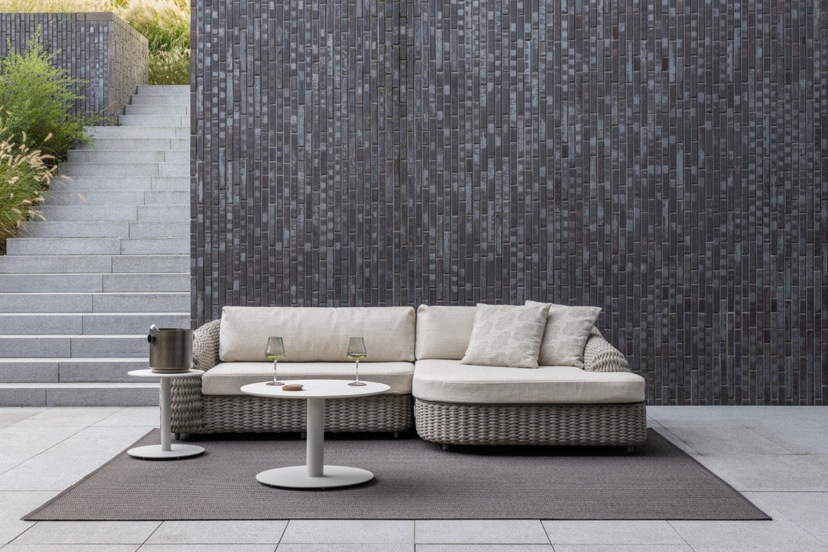 Deauville-Loungegruppe mit Geflecht, Aluminiumteilen und hellen Kissen, aus der Dutch-Garden-Kollektion